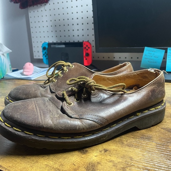 Vintage Doc Marten Low Top Boots Size 8 - Picture 2 of 4